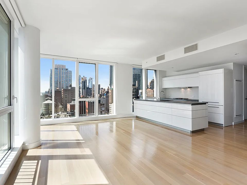 1st image of 241 5th Ave #15B