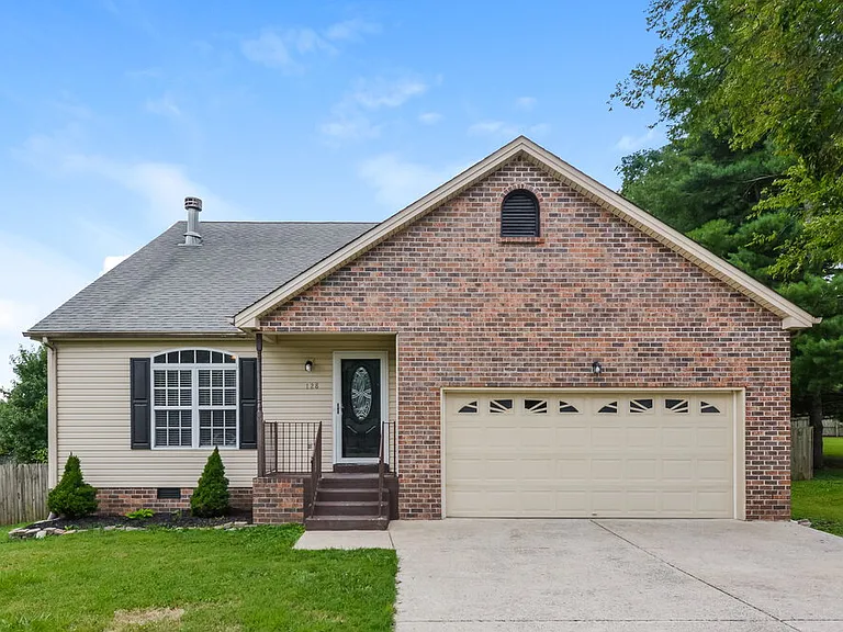 128 Louann Ln — Photo 1