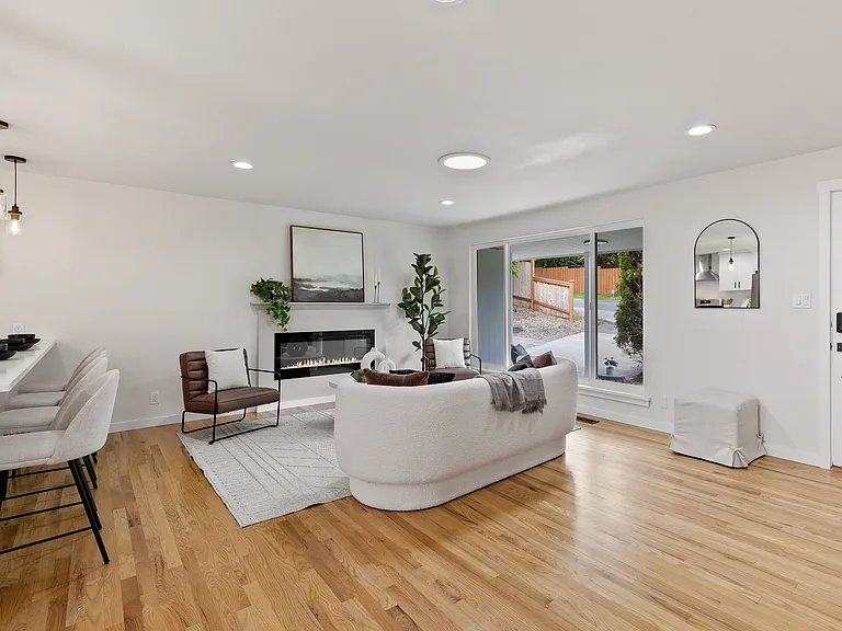 2701 NE 110th St — Photo 6