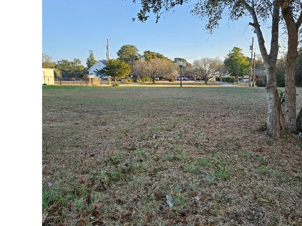 305 Soundview Drive, Cape Carteret, NC 28584