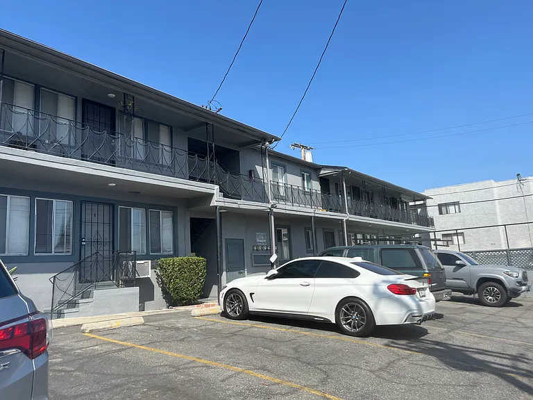 516 E Cedar Ave — Photo 1