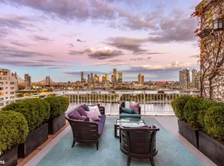 60 Sutton Place South PH19S image 1 of 38