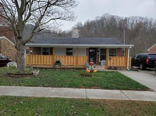 11801 Pond Creek Dr, Louisville, KY 40272