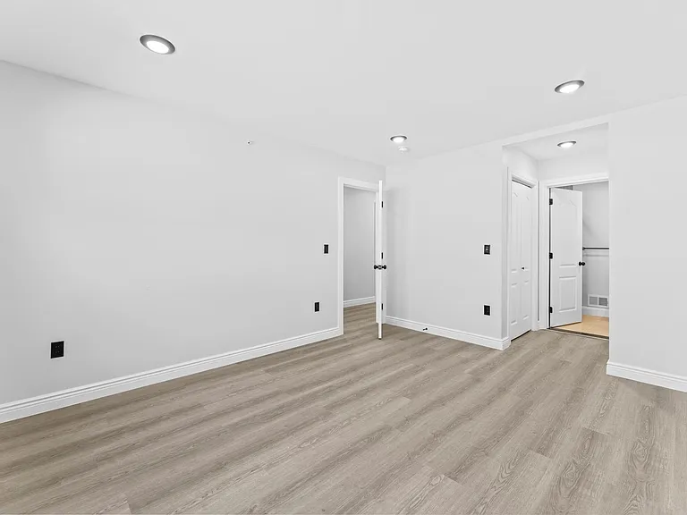 51 Bedford Ave #2A — Photo 12