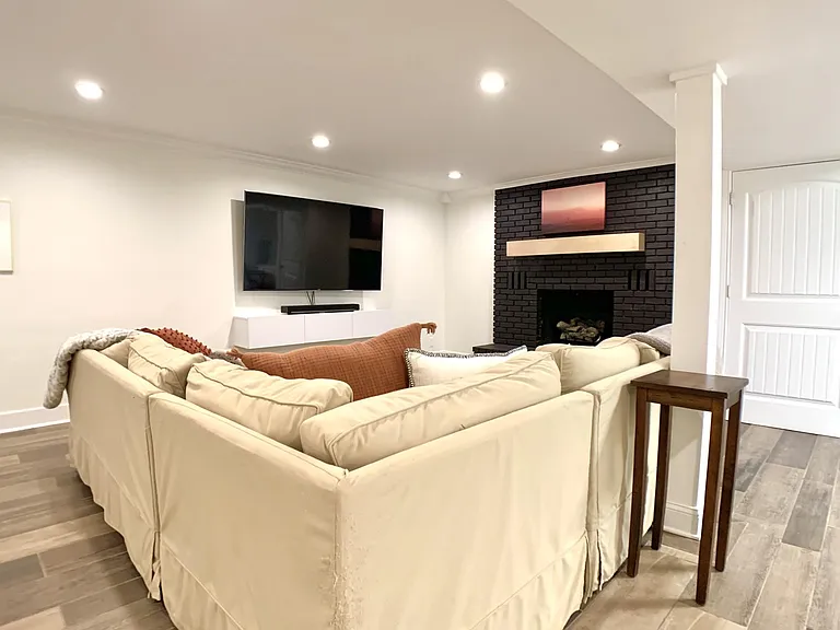 423 Rivermont Dr — Photo 40