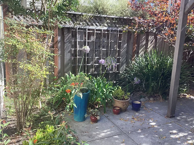 204 Roosevelt Ter — Photo 9