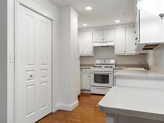 3rd image of 725 Harbor Watch Dr Unit 104-4