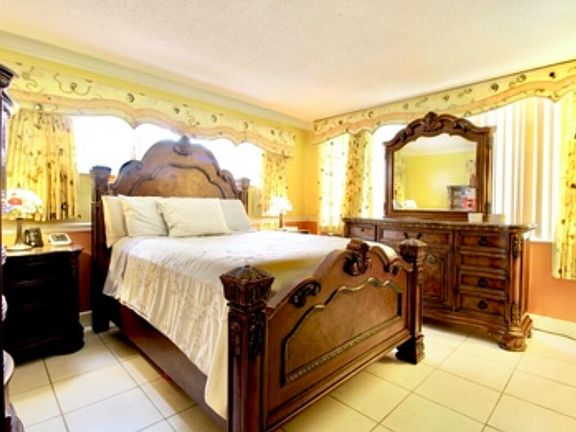 5th image of 1780 NE 191 Street #100-2