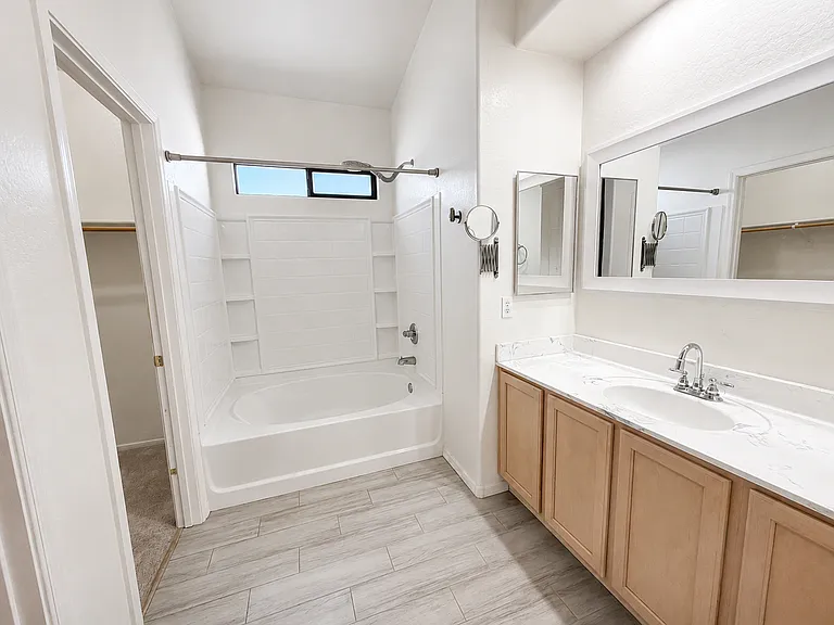 1207 W Carson Rd — Photo 11