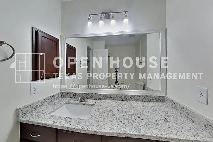 1611 Sterling Village Dr — Photo 16