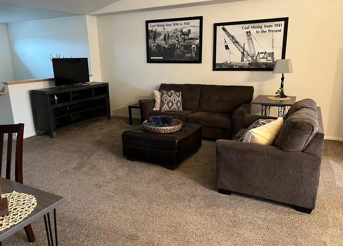 3 bed, 2.0 bath, 1830 sqft, $2,125 — Photo 4
