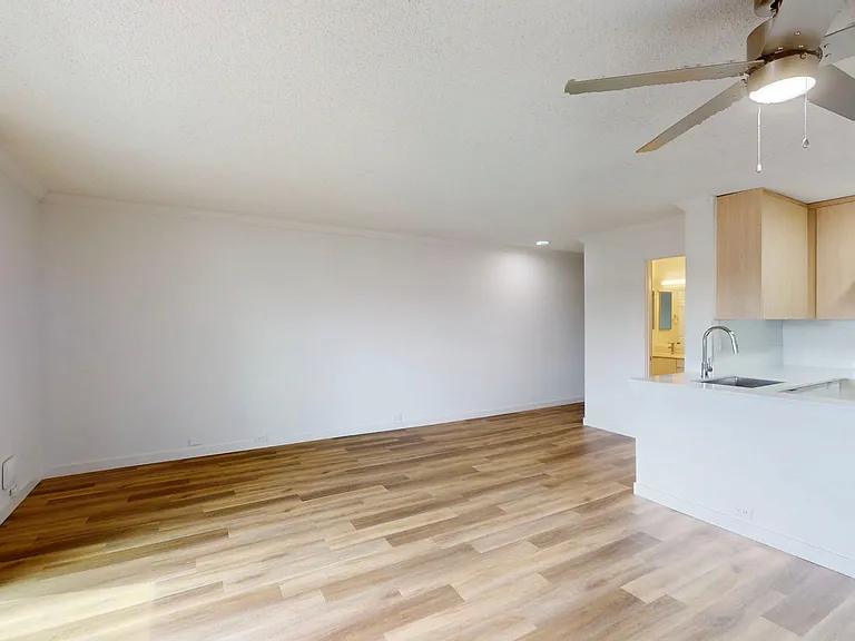 Eight 80 Newport Beach — Photo 97