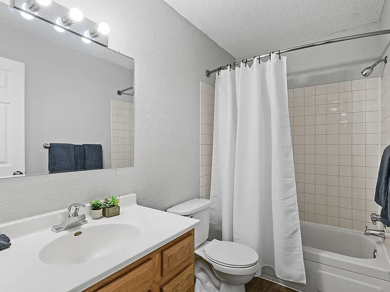 River Ridge Apartments — Photo 57