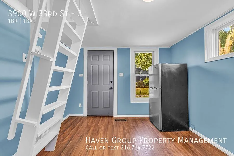 3900 W 33rd | Unit 3, Cleveland, OH 44109- Spacious 1-bed 1-bath multi-family home! — Photo 3