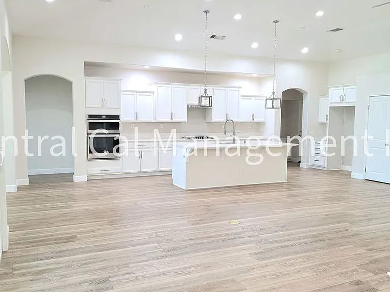 9029 Almond Creek Dr — Photo 8