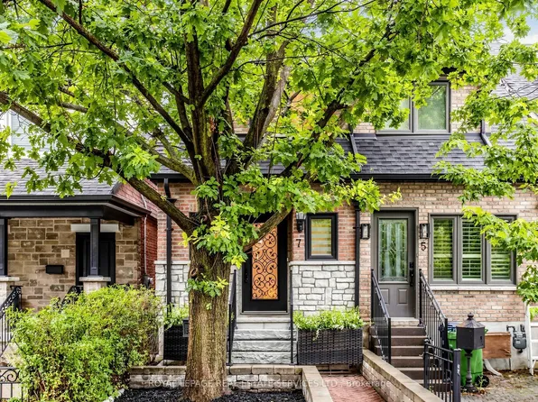 7 Sellers Ave, Toronto, ON M6E 3T4