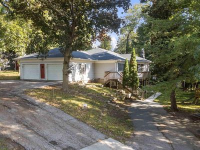 1121 2nd Ave S, Clinton, IA, 52732