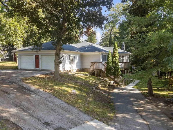 1121 2nd Ave S, Clinton, IA 52732