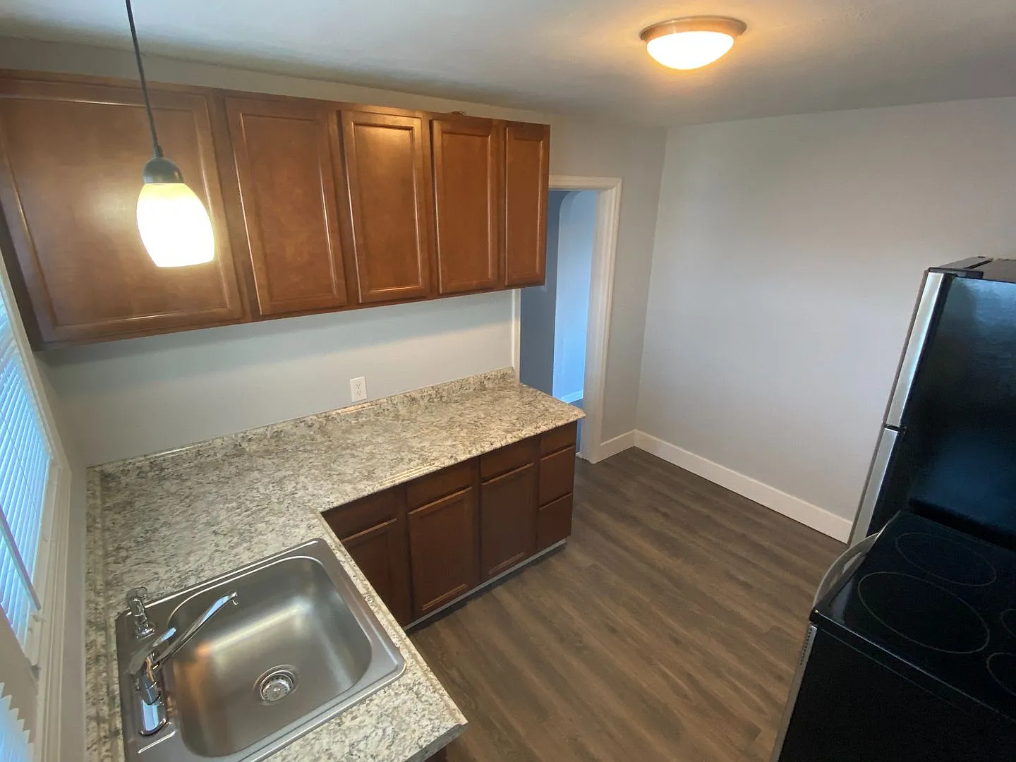 Raymond Apartments — Photo 3