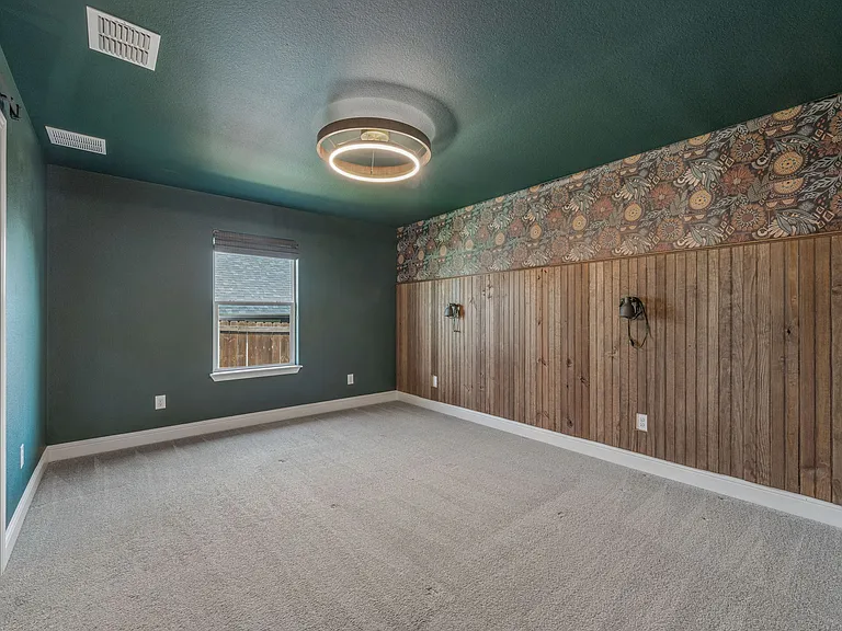 2604 Santiago Dr — Photo 9