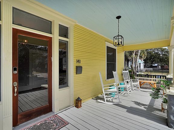 3rd image of 141 W 9th St