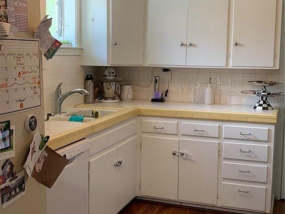 5th image of 1021 Harrington Ave