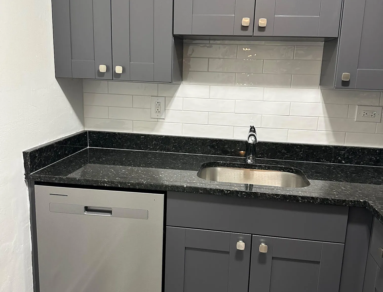 1 bed, 750 sqft, $1,950 — Photo 2