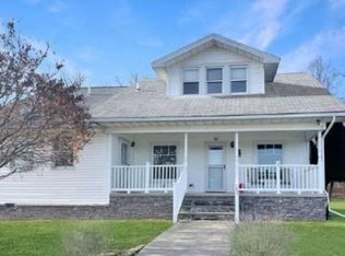 32 Old Lasher Rd, Saugerties, NY 12477