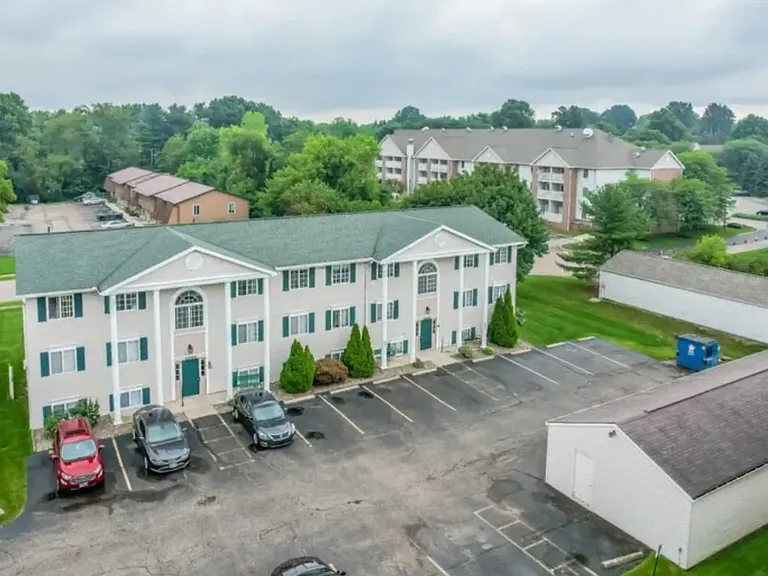 270 Wilbur Dr NE #F — Photo 2