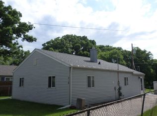 918 40th Street Ct, Moline, IL