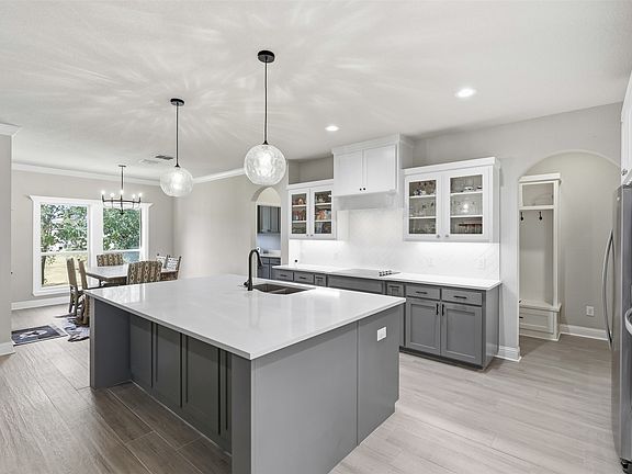 4th image of 8223 Loar Ct