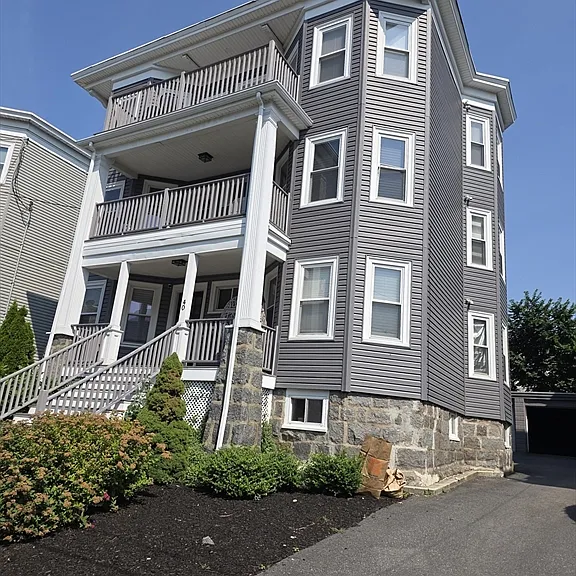 40 King St #3 — Photo 21