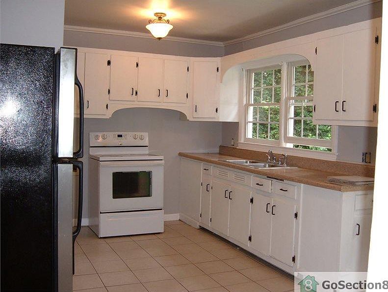 2nd image of 2362 Brackett Rd SW