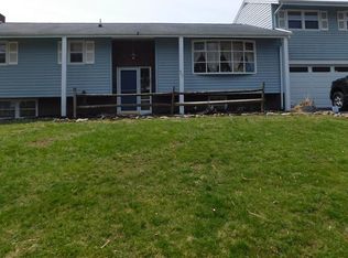 467 Summit Dr, Lewistown, PA 17044