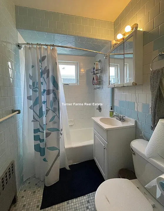 60 Frederick Ave — Photo 3