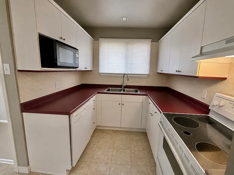 9503 Sherridon Dr #9503 — Photo 6