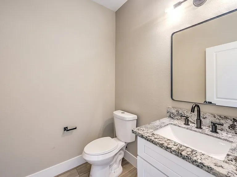 724 Naples Ave — Photo 14