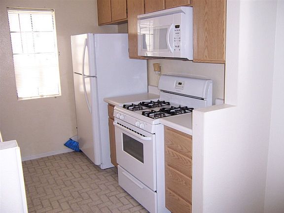 4th image of 10321 Azuaga St