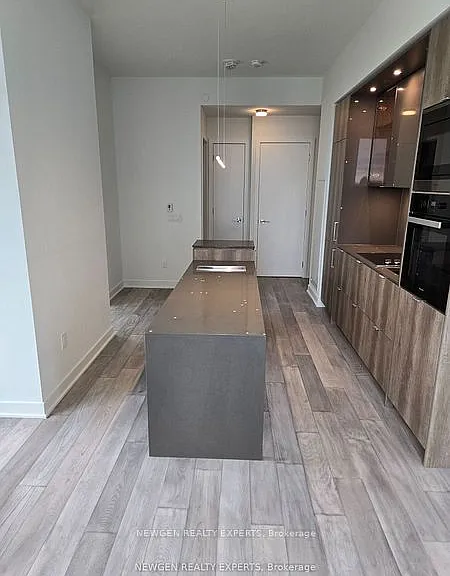 11 Yorkville Ave #4807 — Photo 10