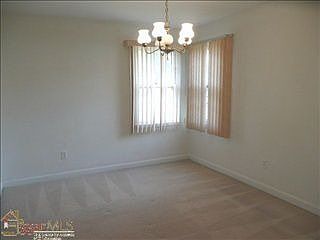 4th image of 114 Saint James Dr