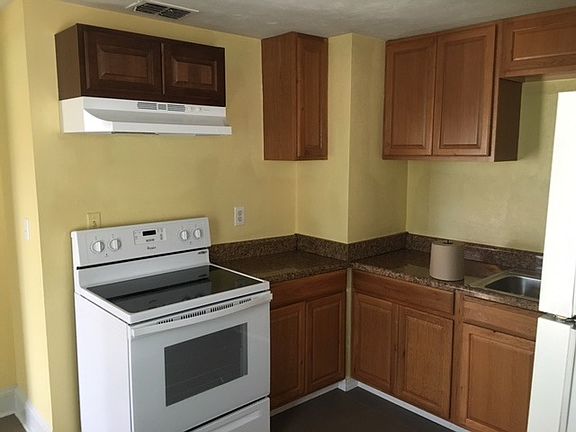 5th image of 614 W Georgia St