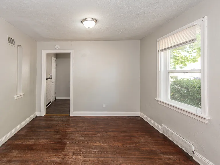 320 Henquin Dr — Photo 18