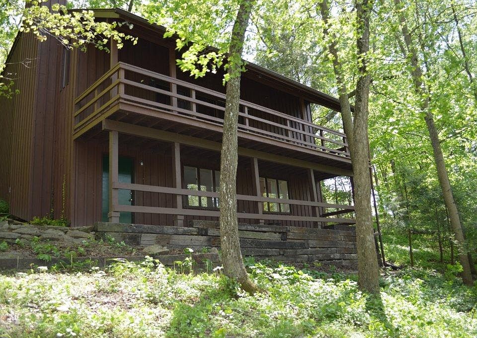 6728 Hemlock Point Rd Rear