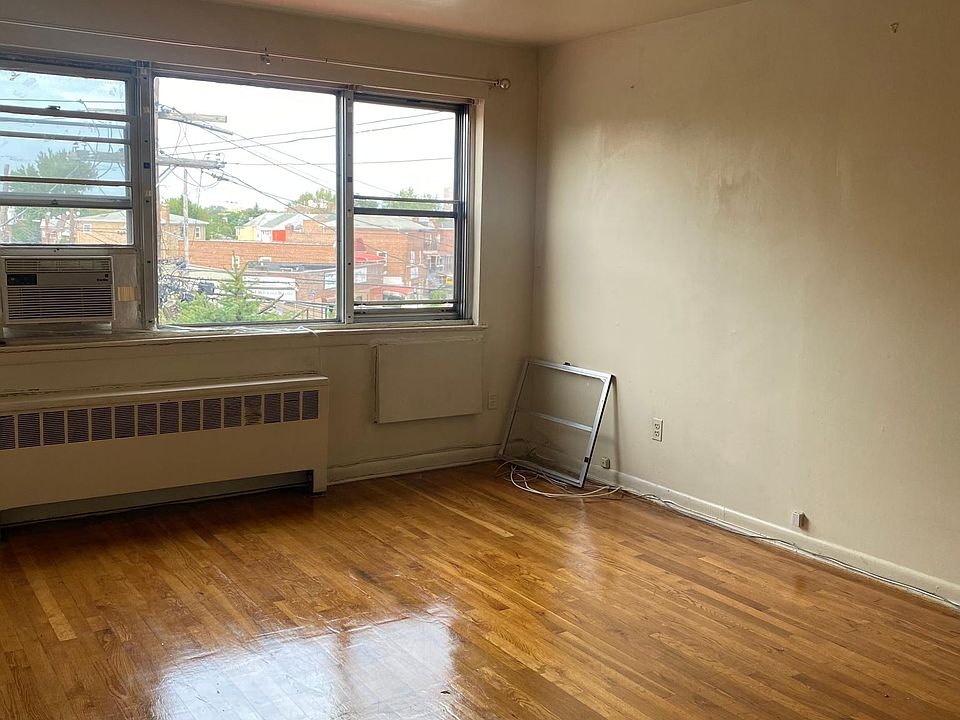 1st image of 746 Nereid Ave Floor 2