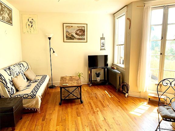 2nd image of 215 E 11th Ave APT D3
