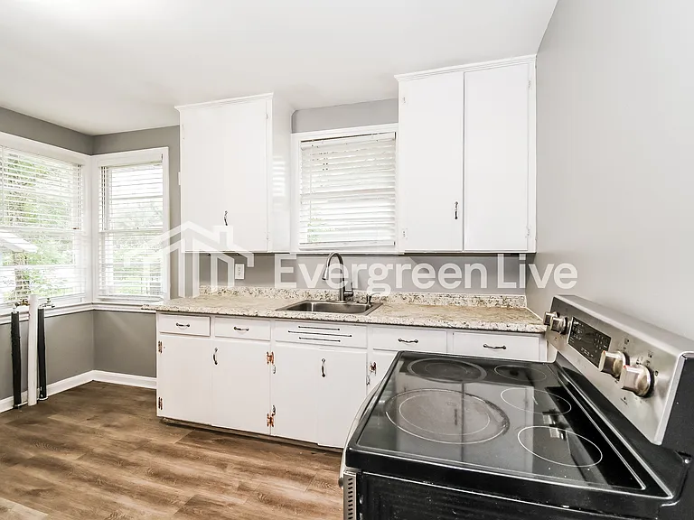 6532 Perry St — Photo 6