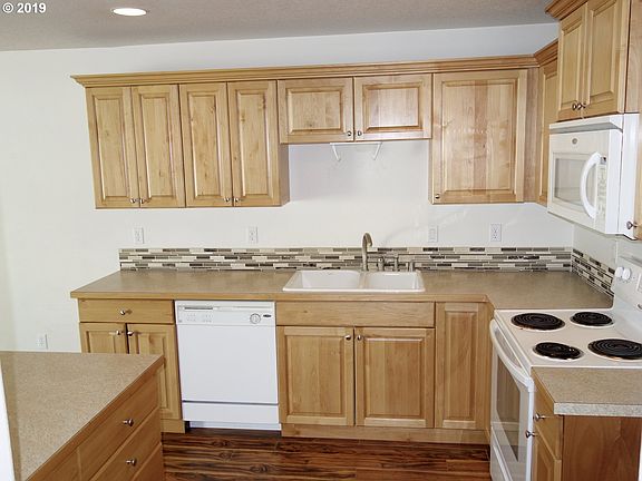 5th image of 7409 NE 62nd St
