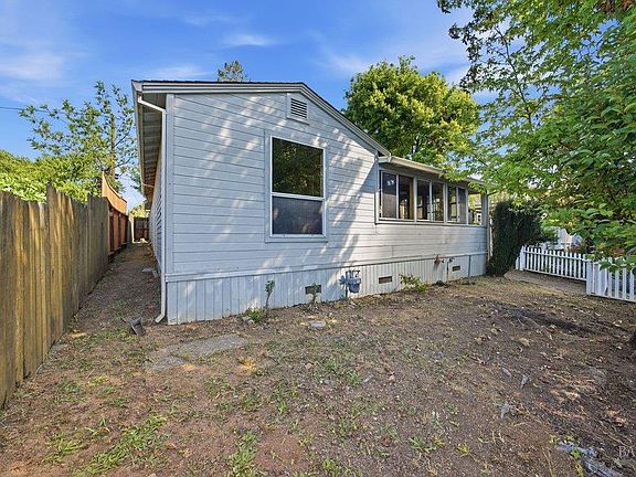 4th image of 8182 Knoll Dr