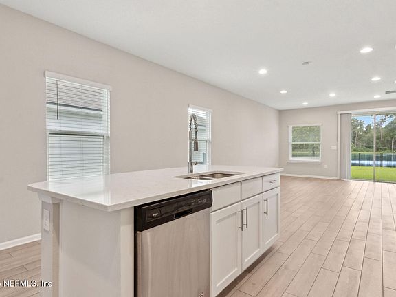 5th image of 82708 BELVOIR Court