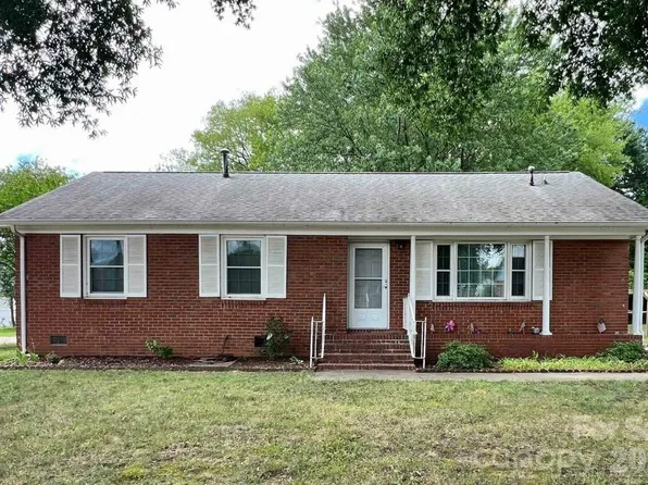 7644 Bramblewood Dr, Charlotte, NC 28217